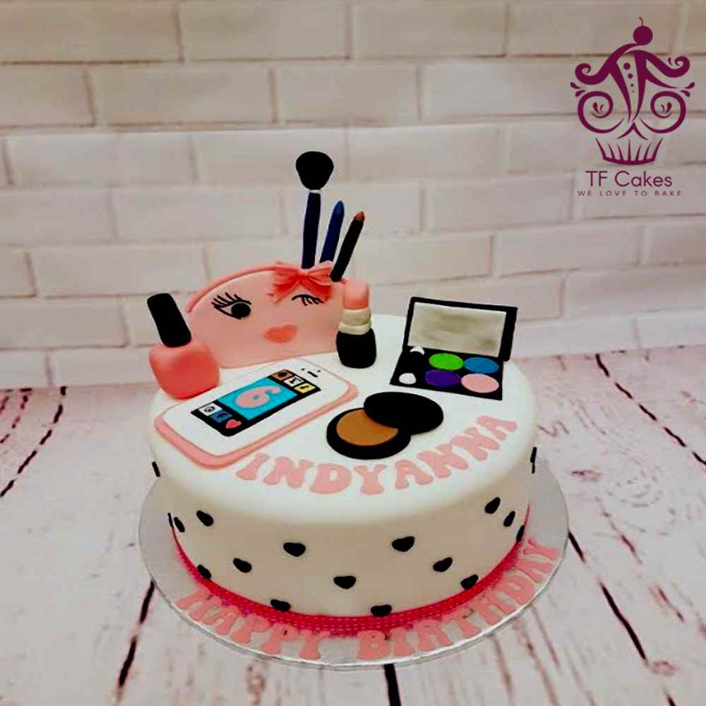 Makeup Masterpiece Cake