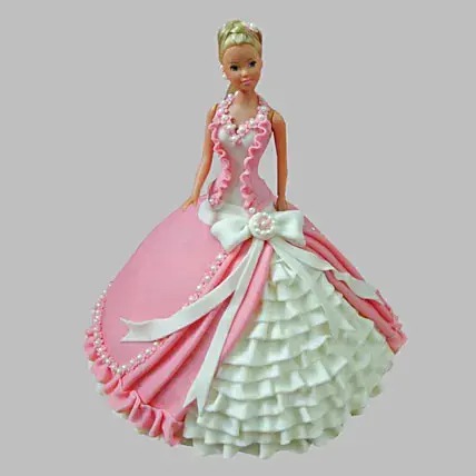 Ultra Style Queen Barbie Cake