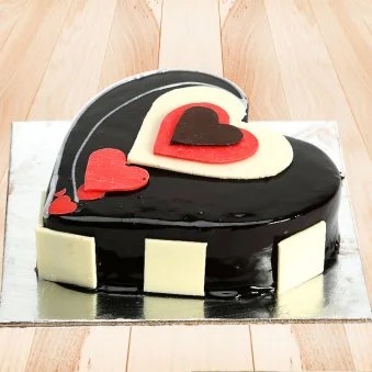 Heart Shaped Chocolaty Delight cake