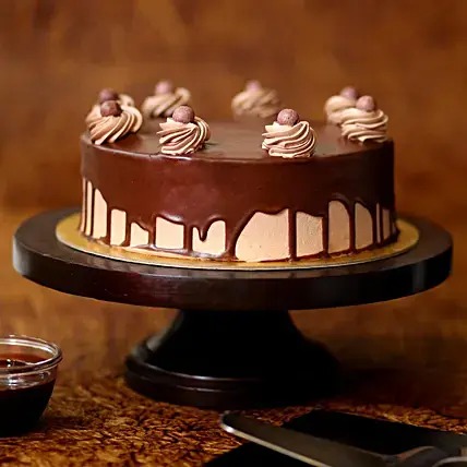 Glazed Chocolate Cream Cake