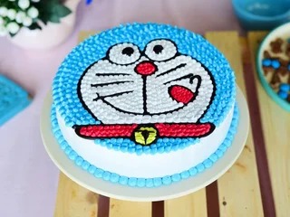 Udta Robot Doraemon Cake