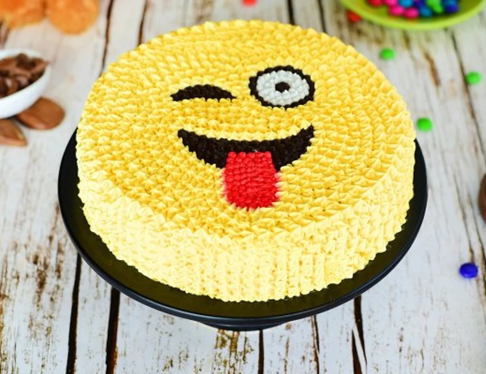 Winky Smiley Cake