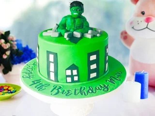 Incredible Hulk Cake