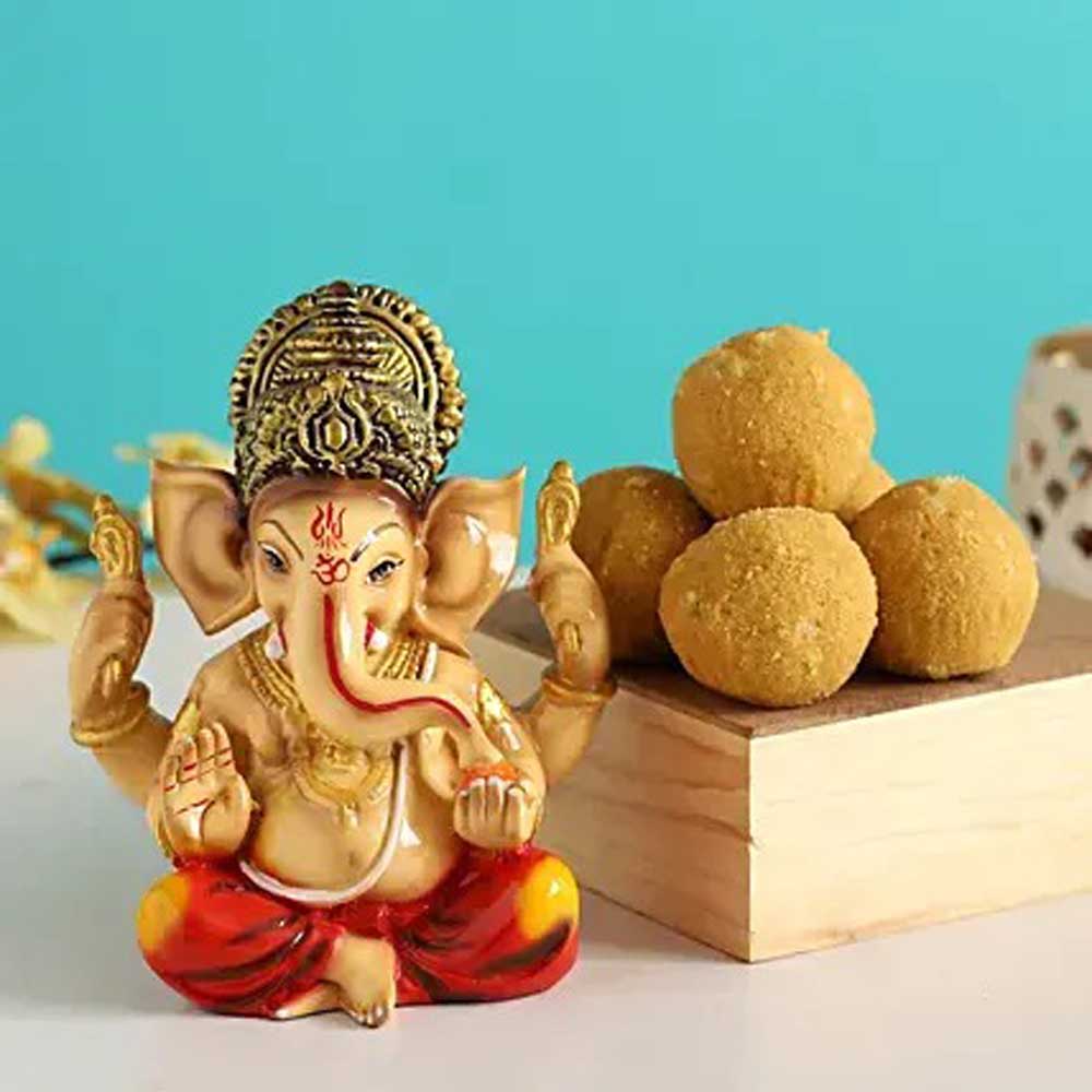 Raja Ganesh Idol and Besan Laddu