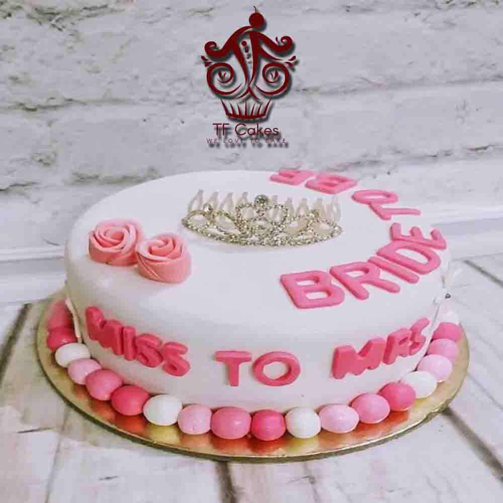 Order Bridal Bliss Fondant Cake Online, Price Rs.3600 | FlowerAura