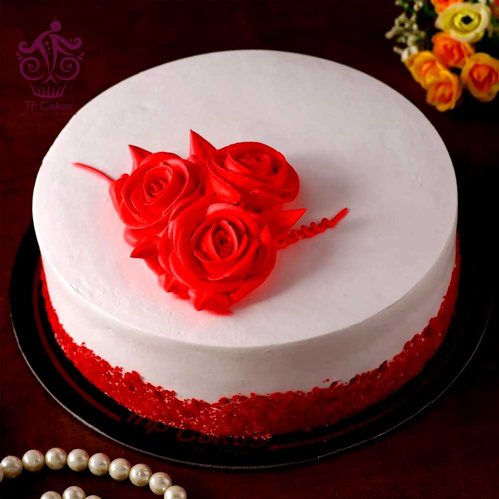BuySend Red Velvet Heart Cake Half Kg Online  Winni  Winniin