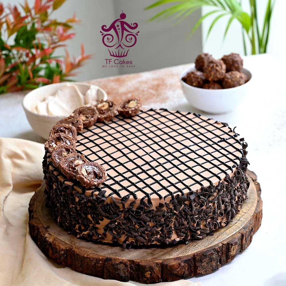 Creamy and crispy  chocolate cake