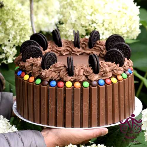 Kit kat Chocolate Cake