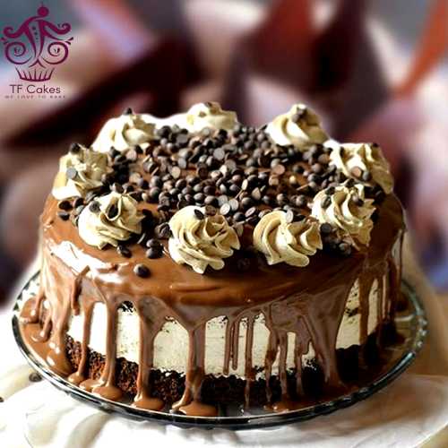 chocolate cake with vanilla flower