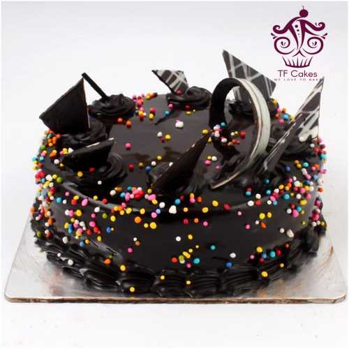 Flexes chocolate cake