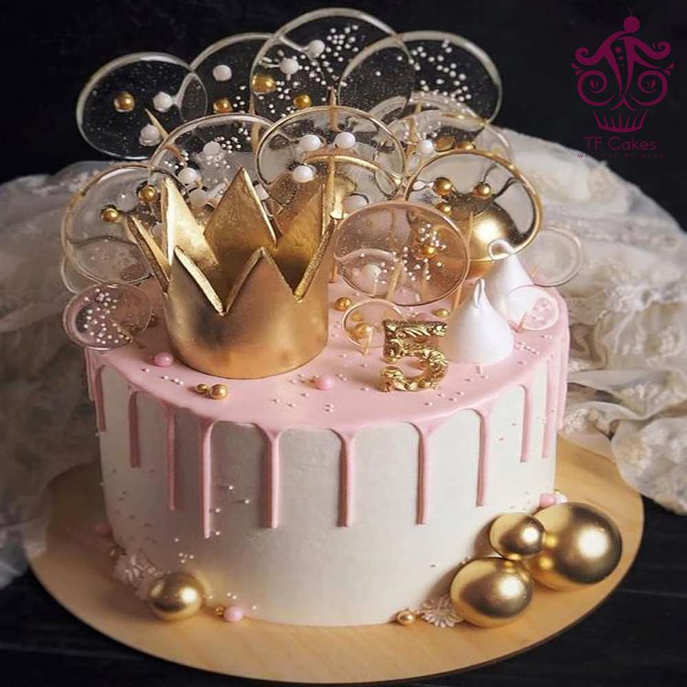 Velvety Layers Isomalt Cake