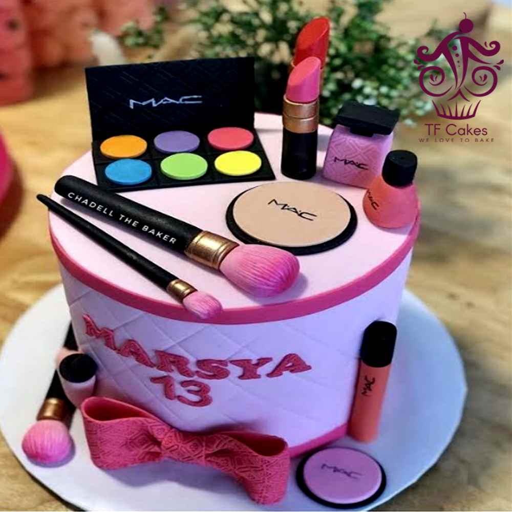 MAC Glam Cake